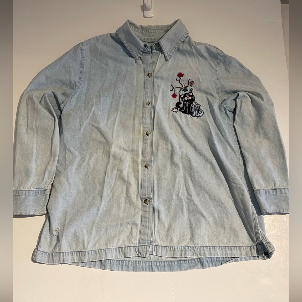 Denim novelty cat embroidered button up 90s mom